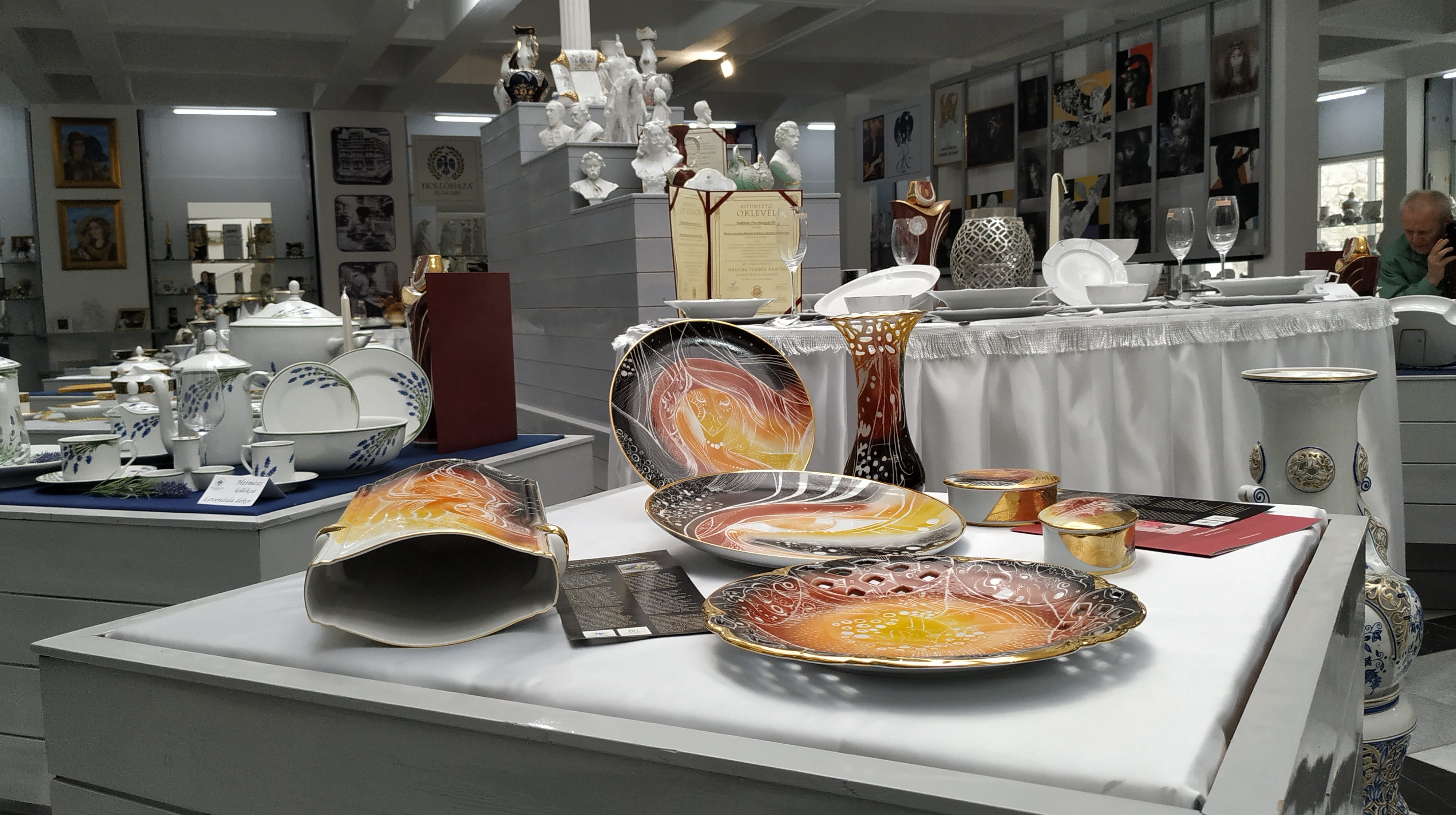 Hatvany porcelain - "ABUNDANCE" - kollection - in the Porcelain Museum Hatvany porcelain - "ABUNDANCE" - kollection - in the Porcelain Museum